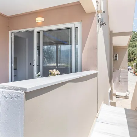 Apartment Dionysia S2 *